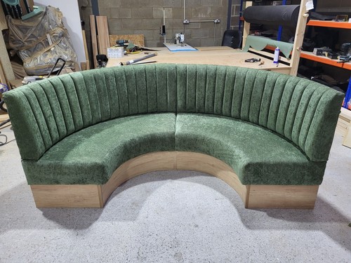 Restaurant bench seating - bench,