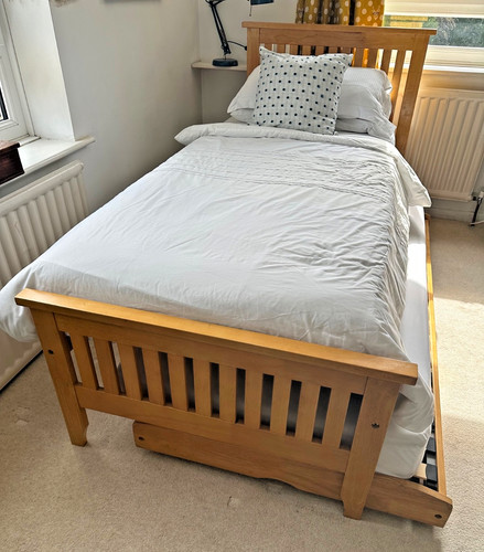 Good condition wooden - good, twin
