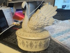 The Leonardo Collection Swan