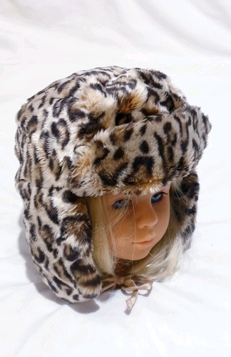 Leopard print fur trapper - print,