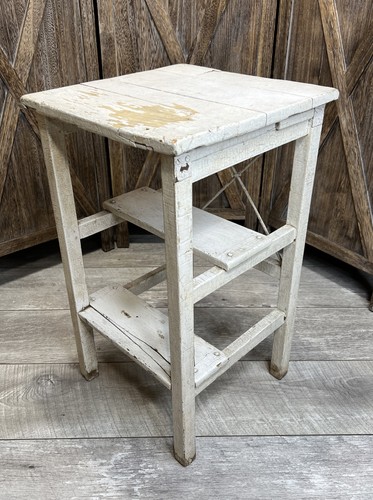 Vintage primitive white - white, wooden