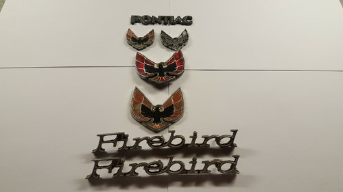 Set emblems for a pontiac - set,