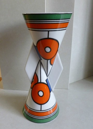 Clarice cliff wedgwood vase - clarice,