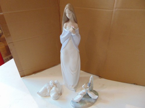 Nao figures young lady - nao,
