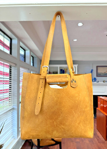 Pristine saddleback leather - pristine,