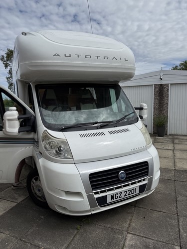 Autotrail tracker eks - autotrail,