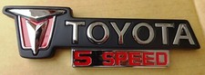 TOYOTA HILUX RN55 YN56 P/U UTE MODEL 1985 88 FRONT GRILLE MASK BADGE EMBLEM