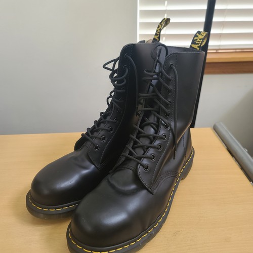 Martens steel toe boots - toe, us
