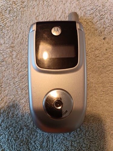 Motorola flip phone - motorola, v220