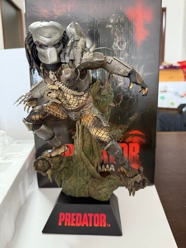 Sideshow collectibles predator - sideshow,