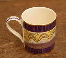WEDGWOOD ERIC RAVILIOUS QUEEN ELIZABETH GOLDEN JUBILEE MUG