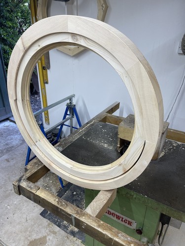 Wooden round window opening - round,