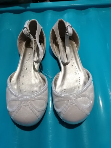 Young girls ivory shoes - ivory, size