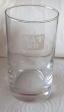 COLLECTABLE WHISKY GLASS. VAT 69