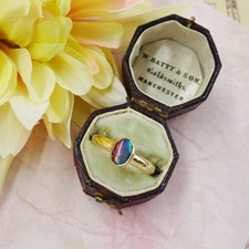 Vintage 9ct gold Opal ring, UK size N, blue pink triplet