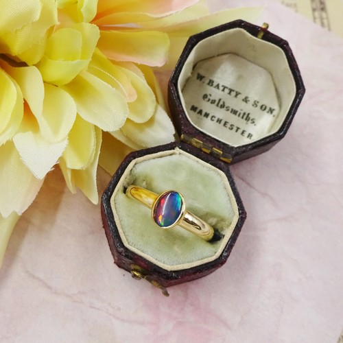 Vintage 9ct gold - , opal
