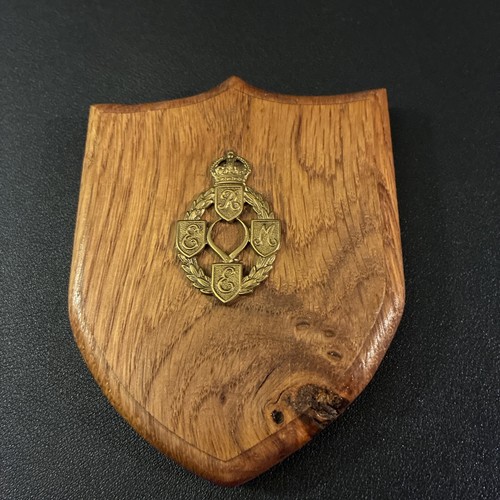 Reme military cap badge r - j,