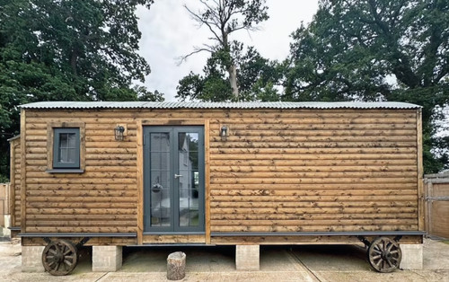 Shepherds hut demo for - hut, ex-demo
