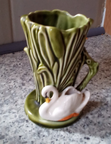 Sylvac vintage swan - in, reeds