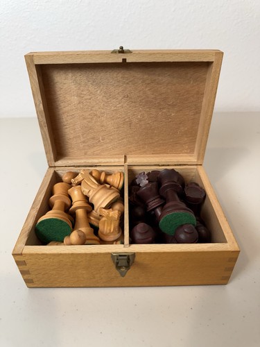Vintage wood chess set - wood,