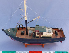 VINTAGE WOODEN ARTISTIC
