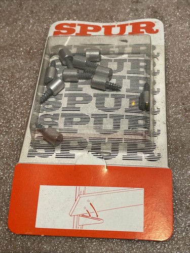 Spur shelf locator - shelf, pins