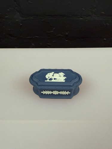 Wedgwood jasper ware portland - wedgwood,