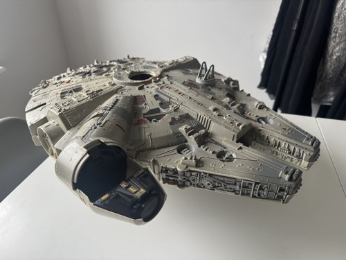 Star wars millenium falcon - wars,
