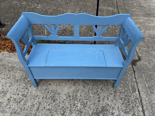 Painted settle ref - painted, 10226