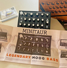 Moog Minitaur Rev 2