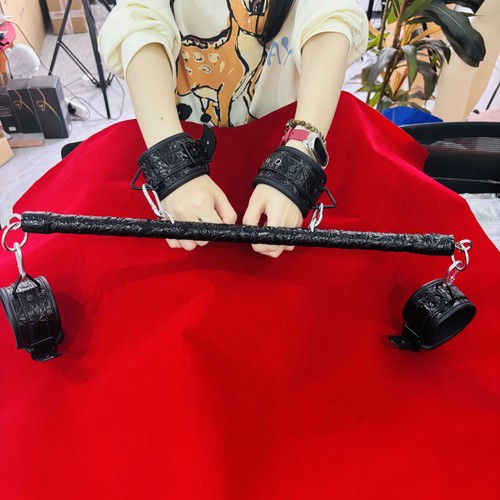 Bondage metal leg spreader - spreader, bar