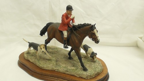 Border fine arts collecting - fine,