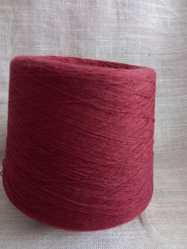Machine knitting yarn