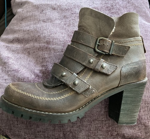 Brown carvella boots - boots, designed