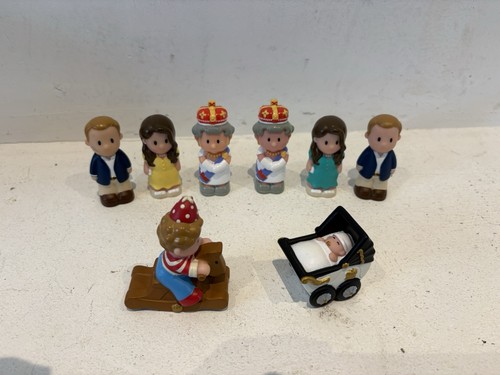 Elc happyland royal family - family,