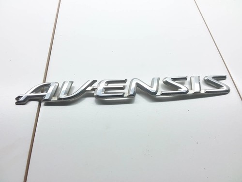 Toyota avensis verso emblem - m2,