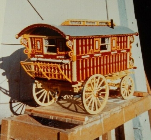 Showmans circus caravan - circus,