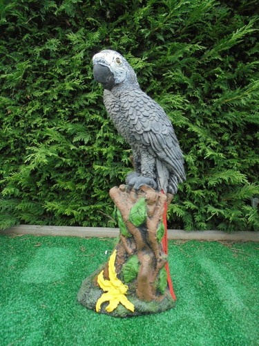 Parrot concrete garden - concrete,