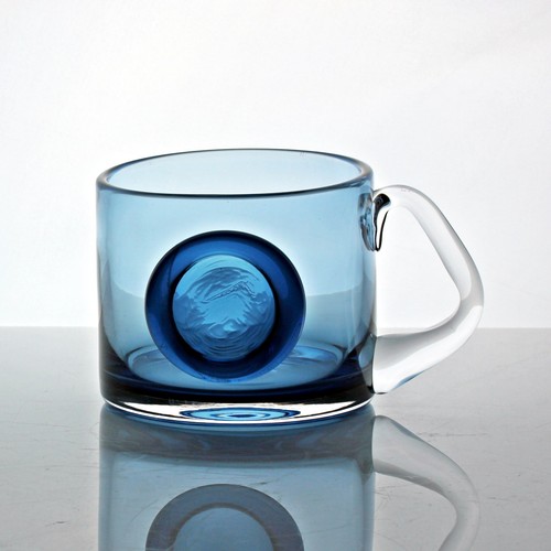 Wedgwood glass medallion - glass,