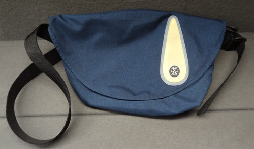 Crumpler weenie 18x10x6 navy - crumpler,