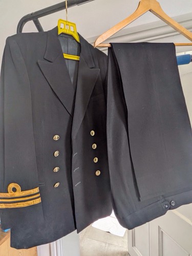 Royal naval lieutenant - naval,