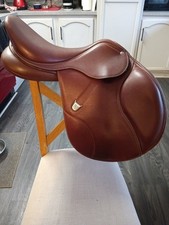 Used but in very good condition 2010  brown Bates DS+ saddle with CAIR 17" 
