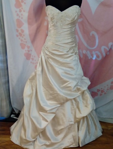 Wedding dress size ivory - size, 12