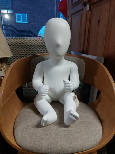 Baby mannequin matt white - mannequin,