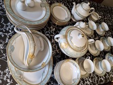 47PC Round Dinner Tea Set Dining Soup Plate Bowl Mug Cup Dinnerware Gold Stripe
