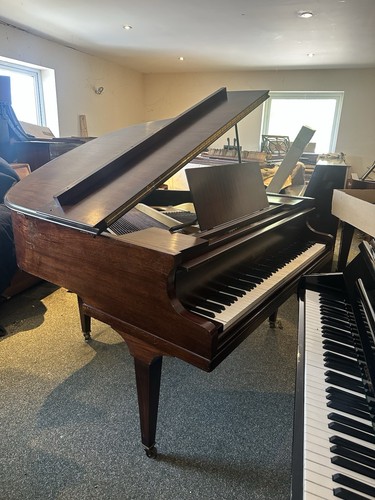 Compact baby grand mezler - compact,
