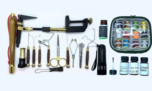 Pacific fly tying kit - tying, with