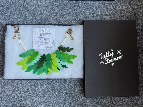 Tatty devine palm - devine, leaves