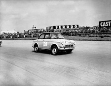Les Leston in his Riley