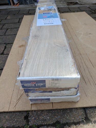 83m2 quickstep impressive - 1.83m2,